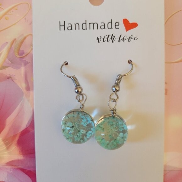 Golden River Designs Jewelry - Silver Plated Real Dried Baby Blue Flower Resin Earrings - Round